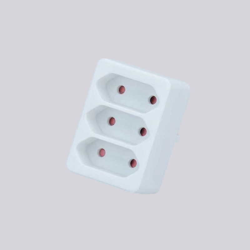 G01/3 محول ذو ثلاثة قابس مسطح